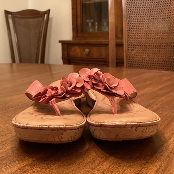 BORN Pink Floral Leather Sandals - Picture 10 of 10
